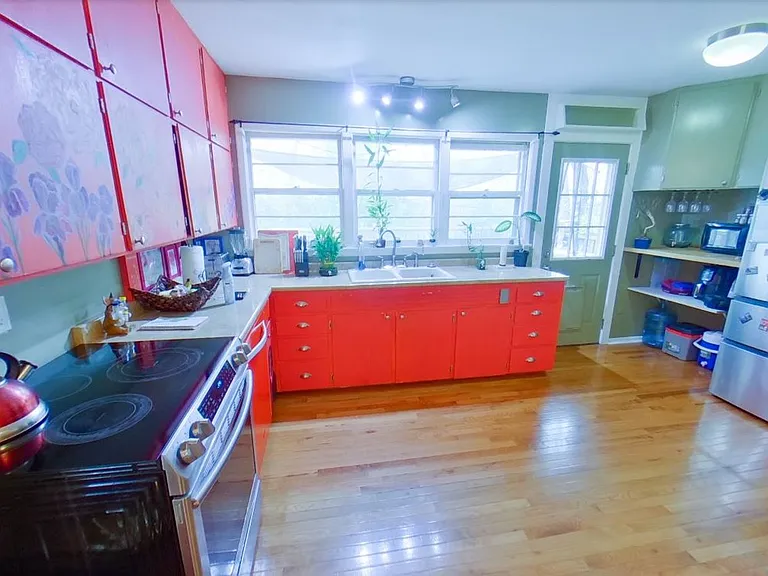 324 Shelle Rd — Photo 1