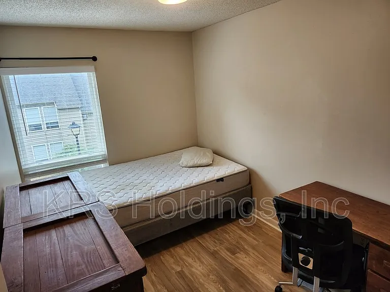 1305 Bradley Dr — Photo 10