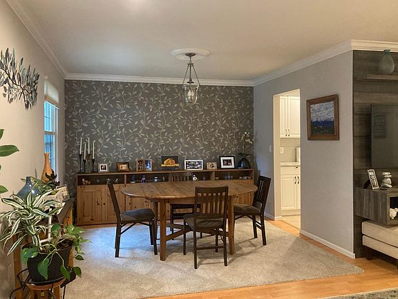 4th image of 190 Parkside Dr