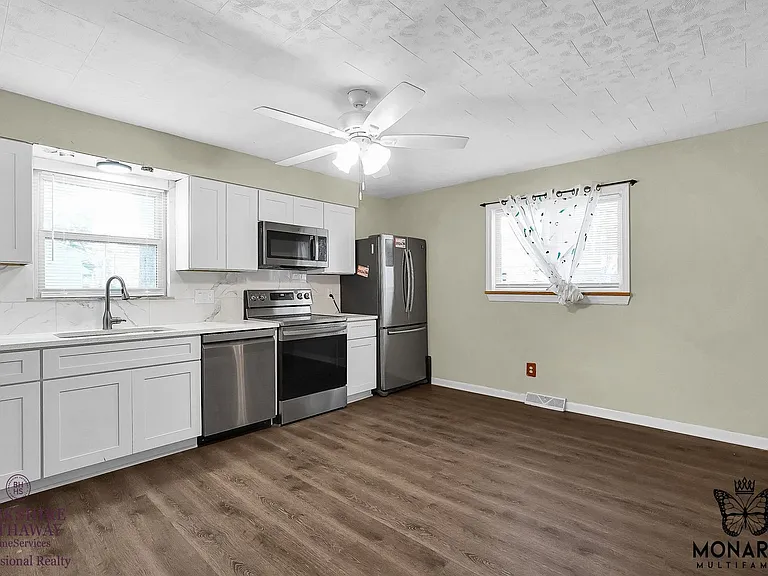 272 Collingwood Ave — Photo 9