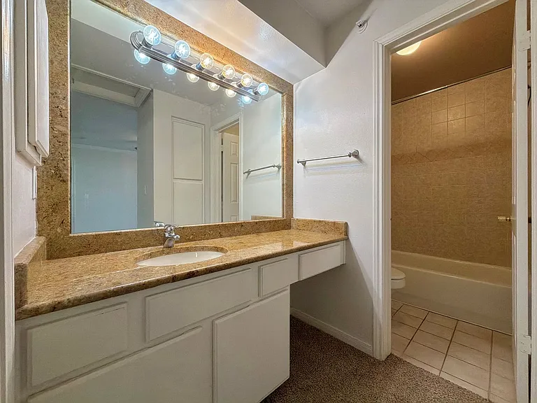 501 W 26th St #308 — Photo 11