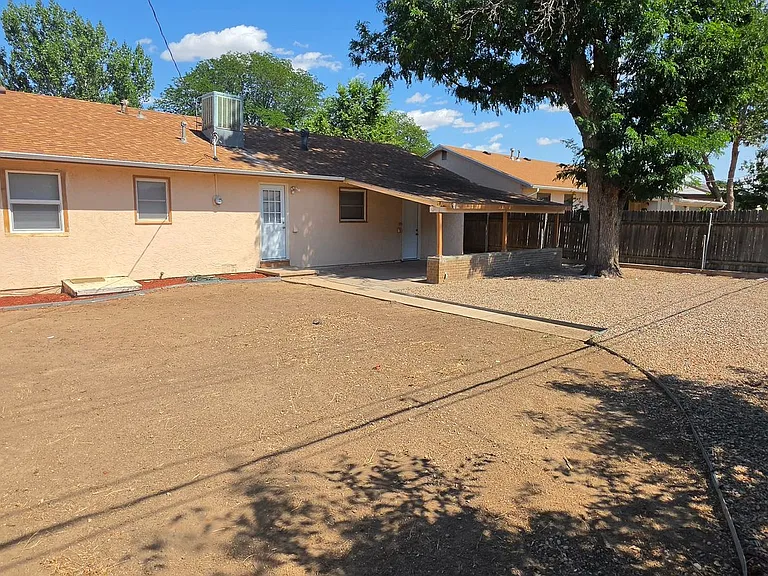 2023 Ridgewood Ln — Photo 14