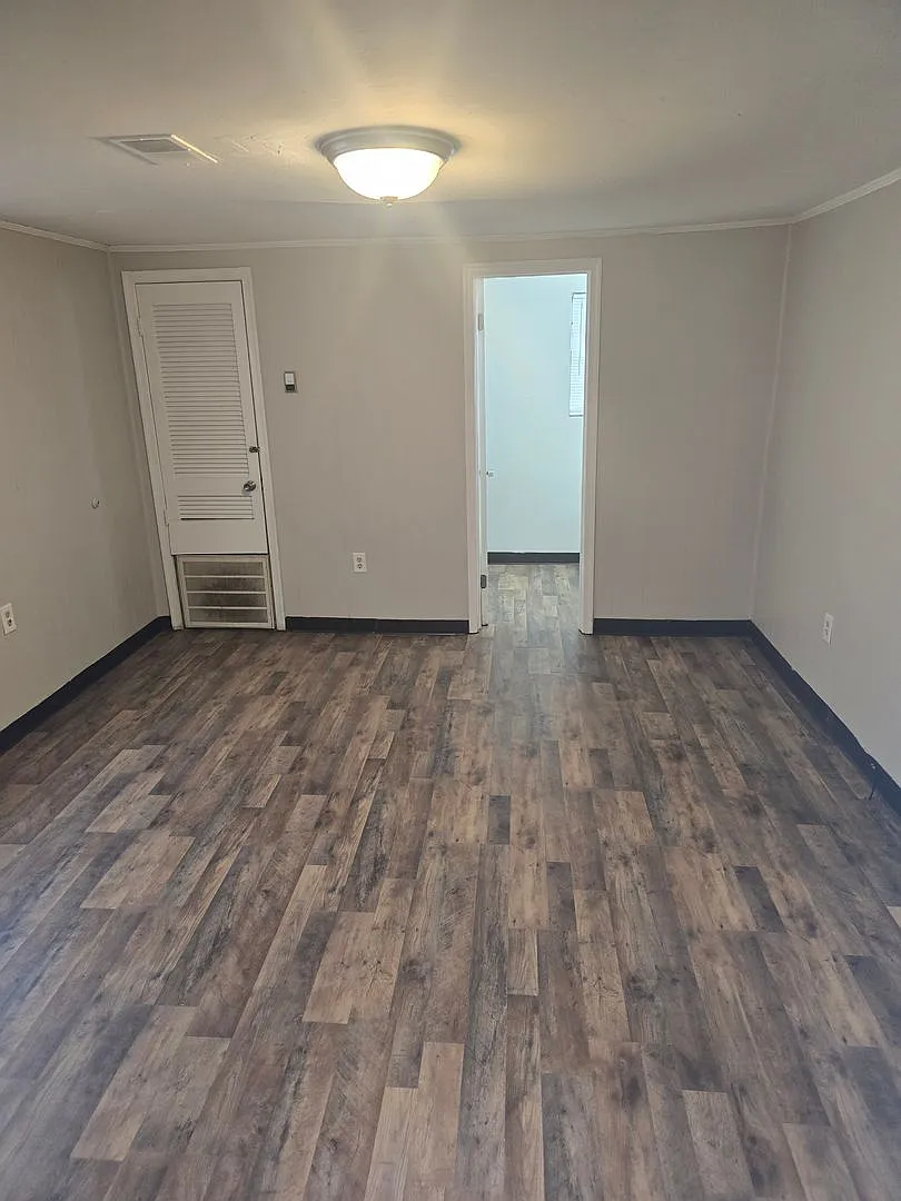 2 Bed 1 bath duplex right across from Midlands Tech — Photo 2