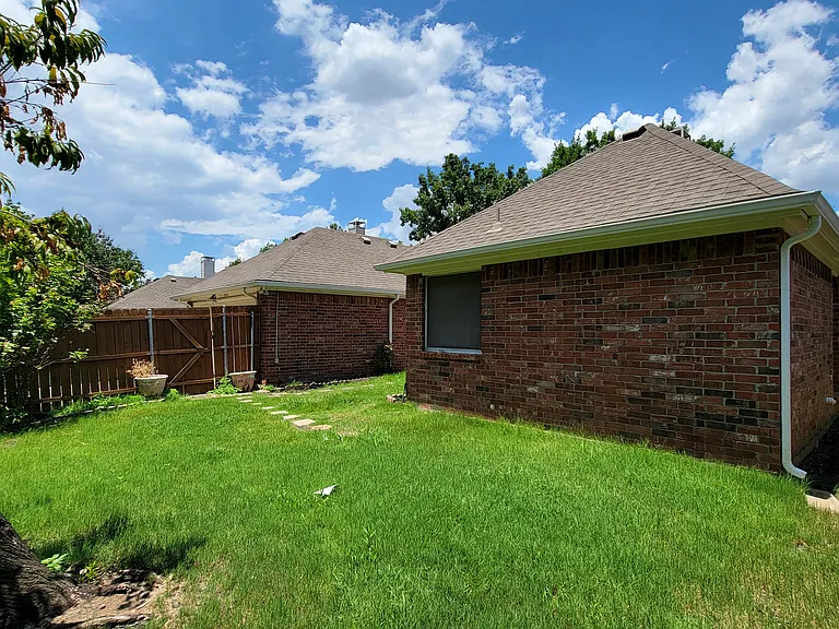 9726 Windy Hollow Dr — Photo 32