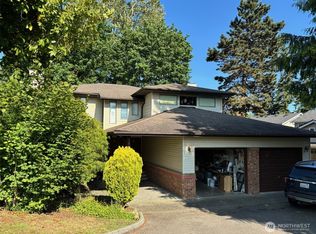 15215 Larch Way, Lynnwood, WA 98087