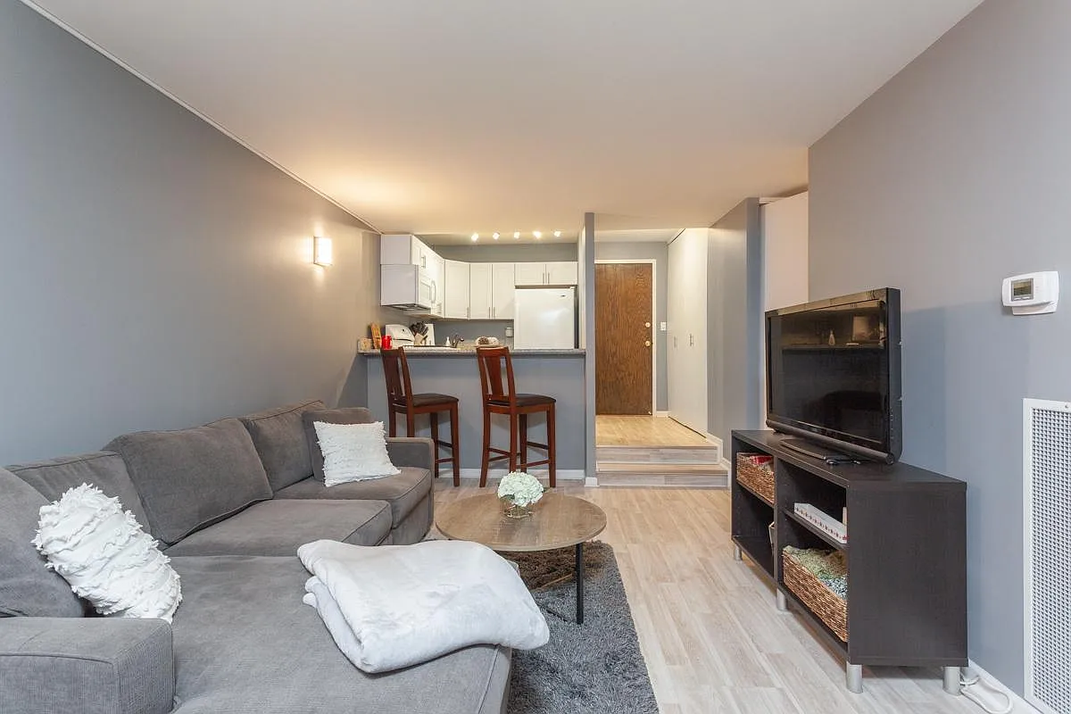 1 bed, 650 sqft, $2,100 — Photo 4