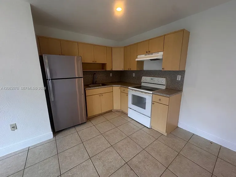 3342 NW 9th Ave #3344 — Photo 2