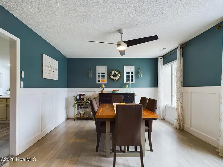 1121 Barkentine Dr — Photo 5