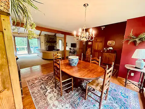 313 Fern Ln — Photo 2