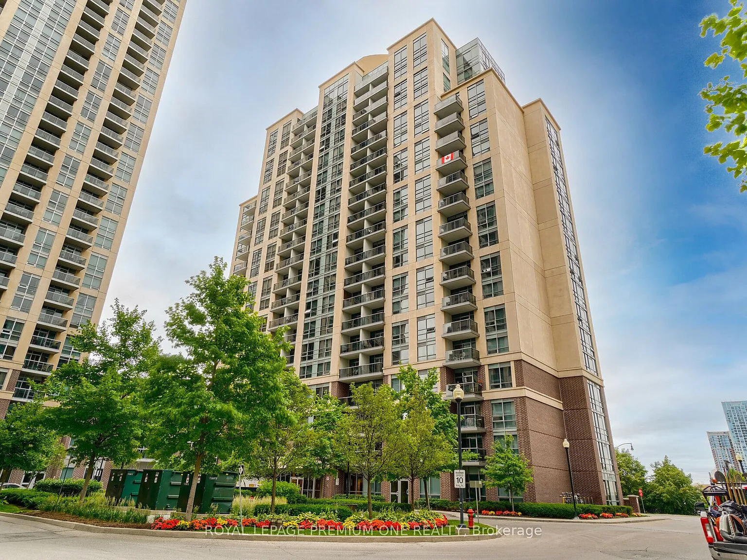 2 bed, $2,900 — Photo 1