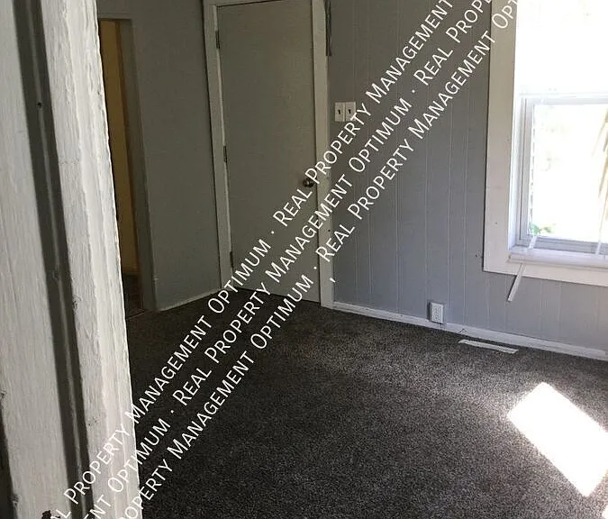 1114 Hawthorne St — Photo 11