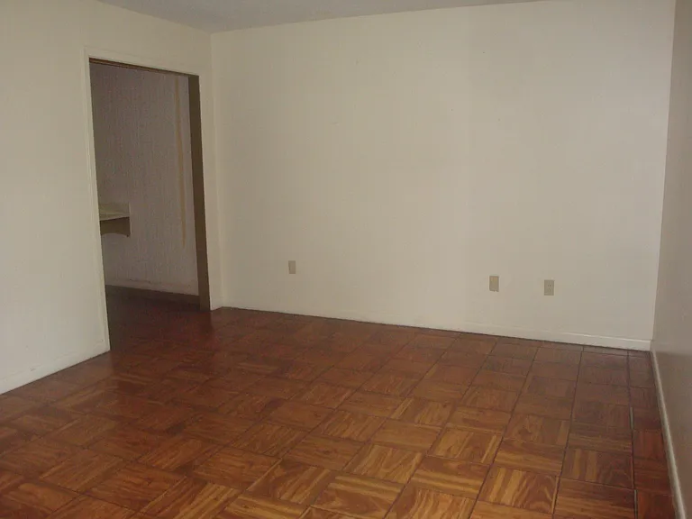 1287 Oak Rd — Photo 5