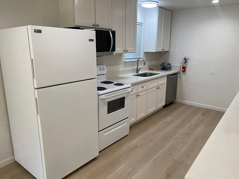 350 Brown St #C — Photo 1