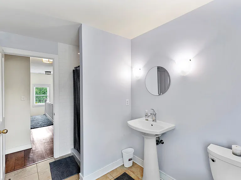 109 Centre St — Photo 3