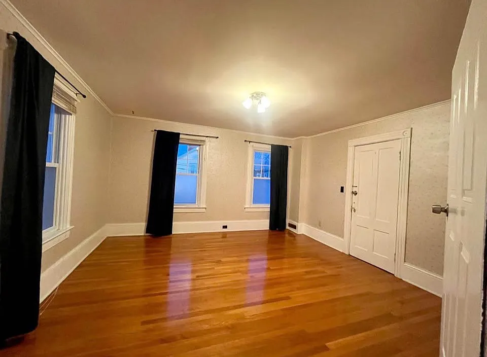 3 bed, $2,000 — Photo 4