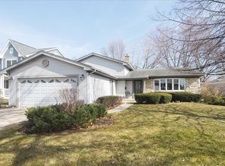 2525 N Raleigh St, Arlington Heights, IL 60004