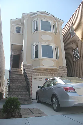 21 Cleveland Ave Photo 1