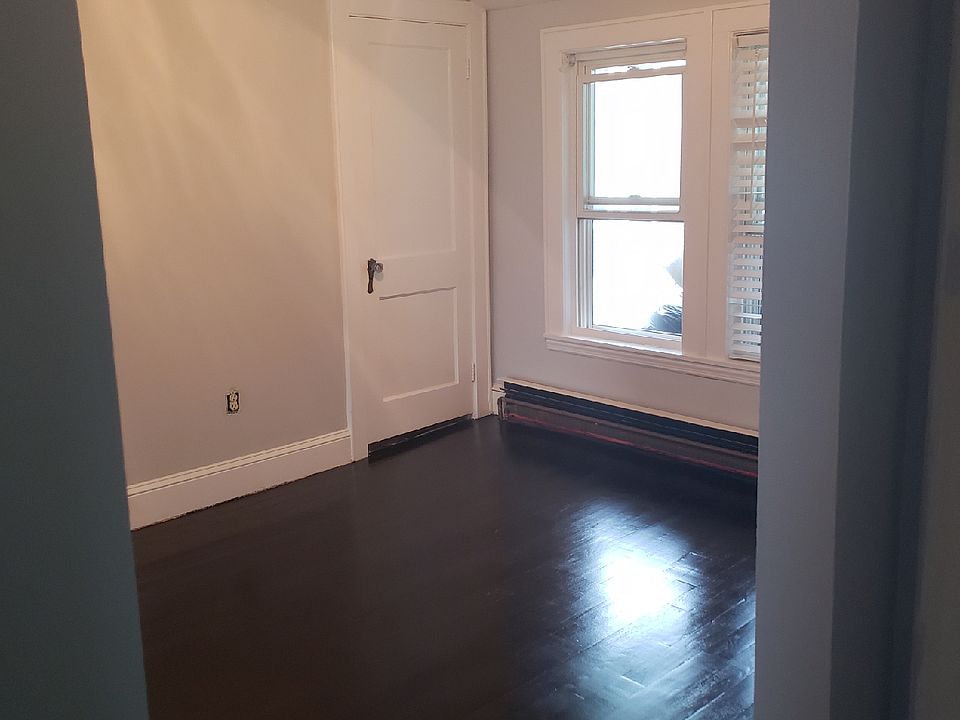 2nd image of 35 Garfield St