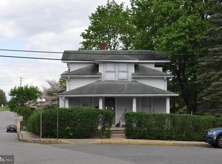 61 N Queen St, Dover, PA 17315