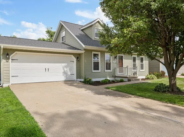 6405 N Hazelwood Ave, Davenport, IA 52806