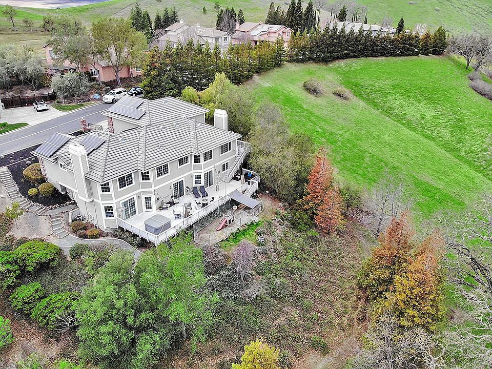 1st image of 520 Bourne Ln