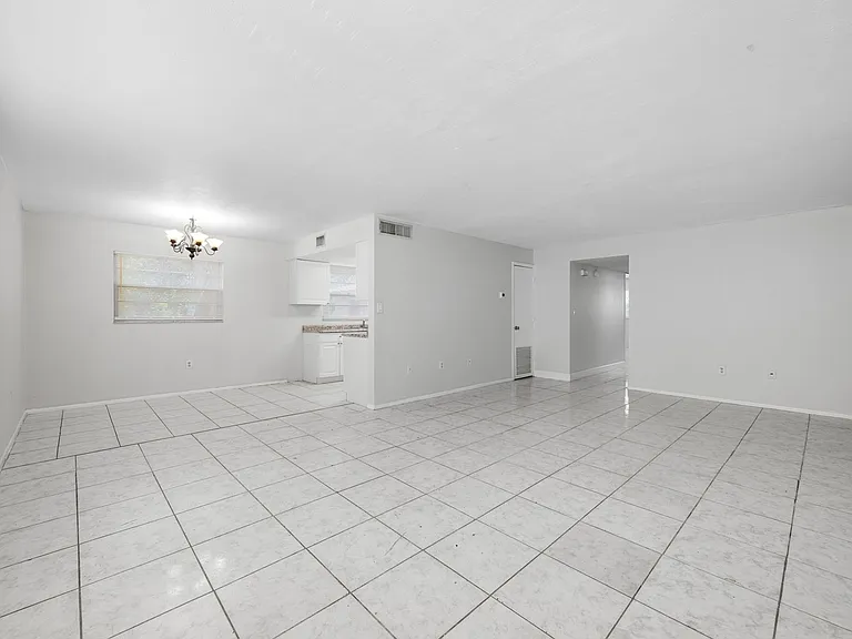 1767 Leo Ln S — Photo 14