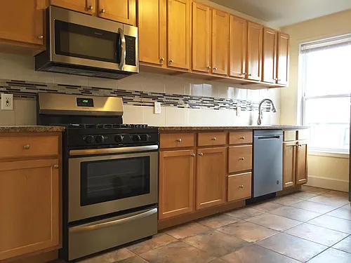 206 Christopher Columbus Dr #1 Photo 1