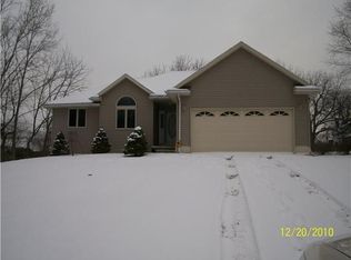 214 Taylor Rd, Oregon, OH 43616