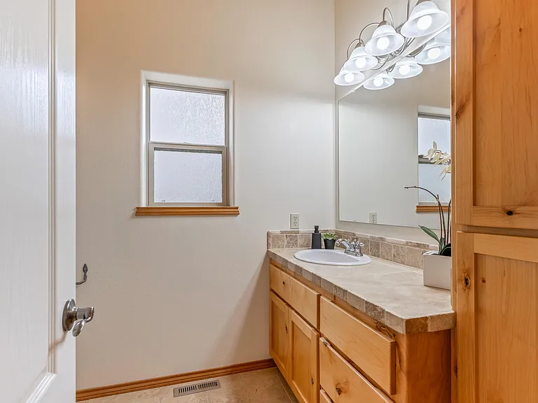 1009 SW Crosscut Ct — Photo 14