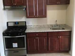 3116 W Belle Plaine Ave, Chicago, IL 60618