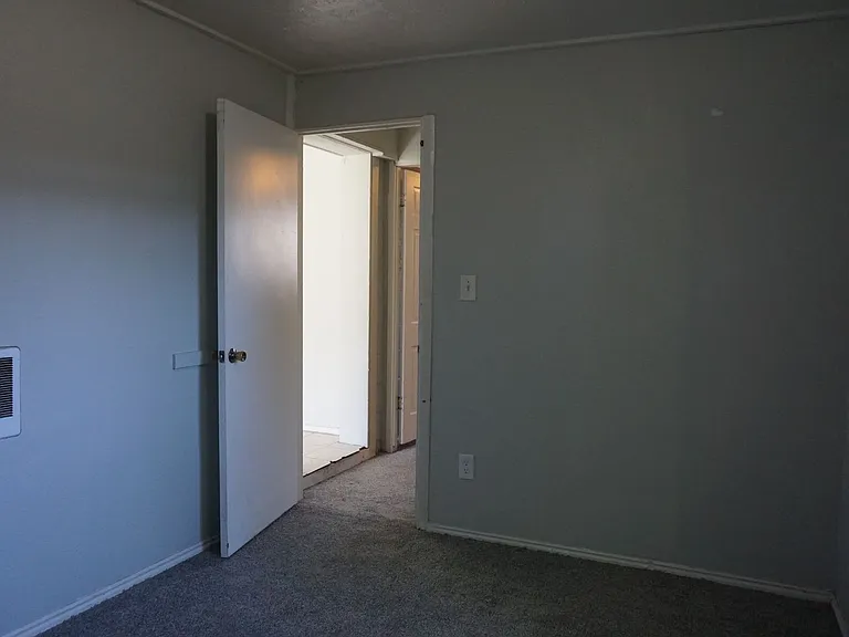 3670-3672 Atlas Way — Photo 8