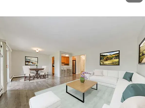 1501 E Churchill Dr #1, Palatine, IL 60074