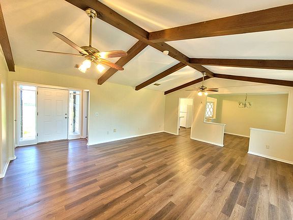 3rd image of 502 E 3rd St