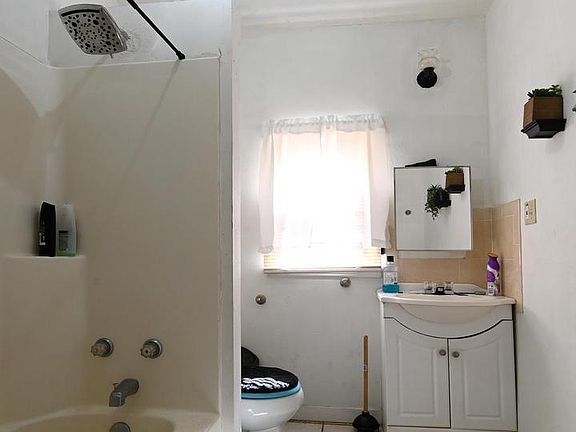 5th image of 3112 Frankford Ave APT 2R