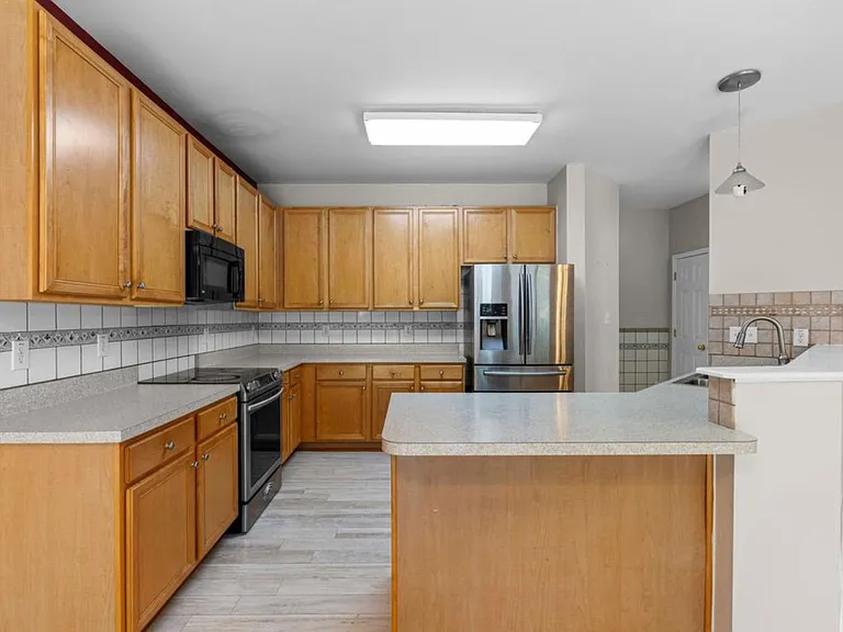 5435 Seaspray Ln — Photo 12