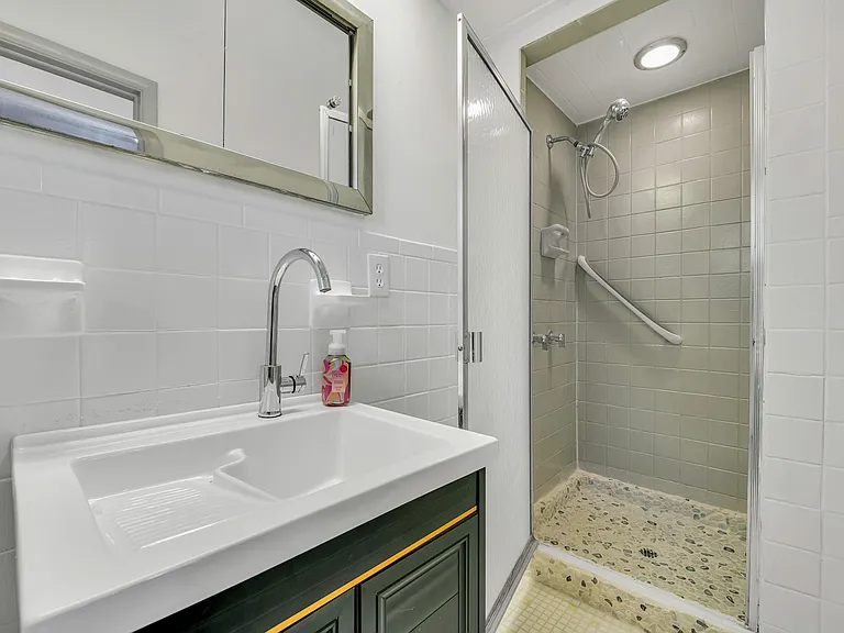 106 Litton Hts — Photo 43