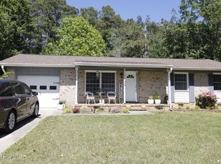 104 Pineview Rd, Jacksonville, NC 28546