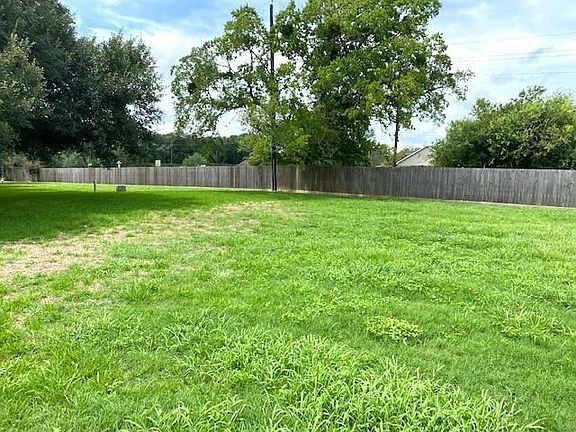 4th image of 4519 Lake Village Dr
