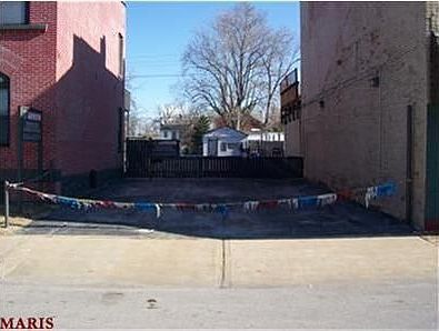 2nd image of 7916 S Broadway