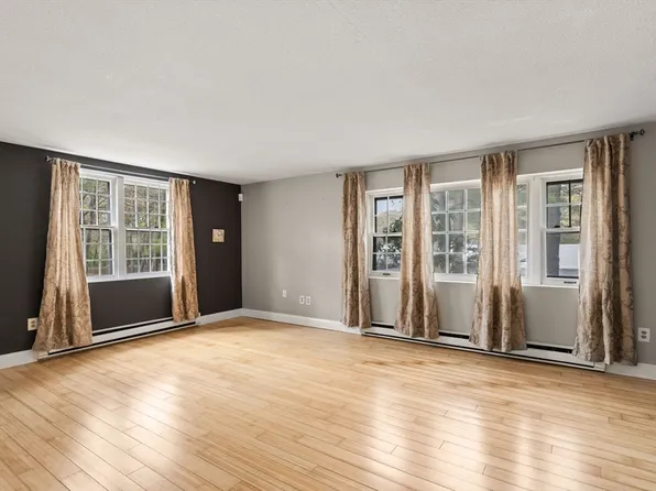 733 W Main St #G, Barnstable, MA 02630