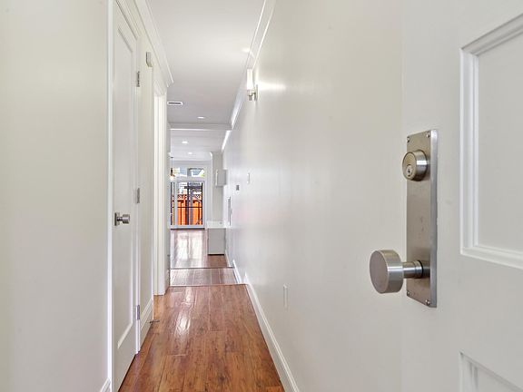 3rd image of 260 Coleridge St #266A