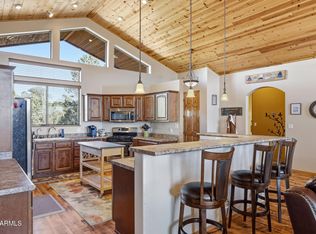 2276 Thunderbird Way, Overgaard, AZ 85933