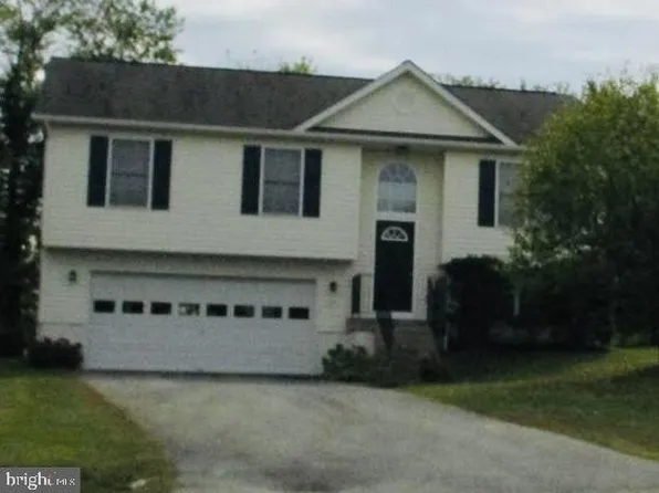 19 Hare Ct, Ranson, WV 25438