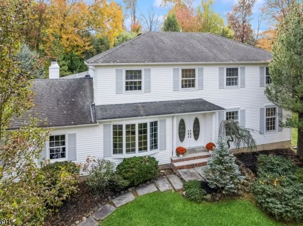 44 Carolyn Ct, East Hanover Twp., NJ 07936