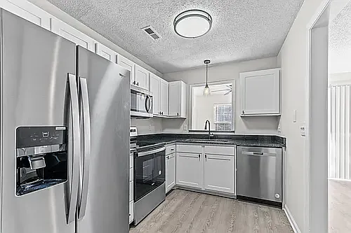 Skyside Landing Apartments — Photo 45