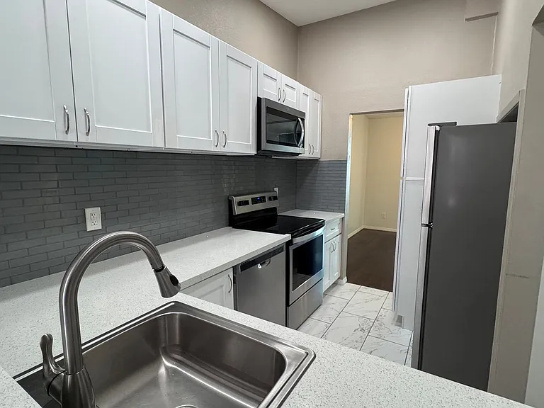 2404 Altisma Way #D — Photo 7