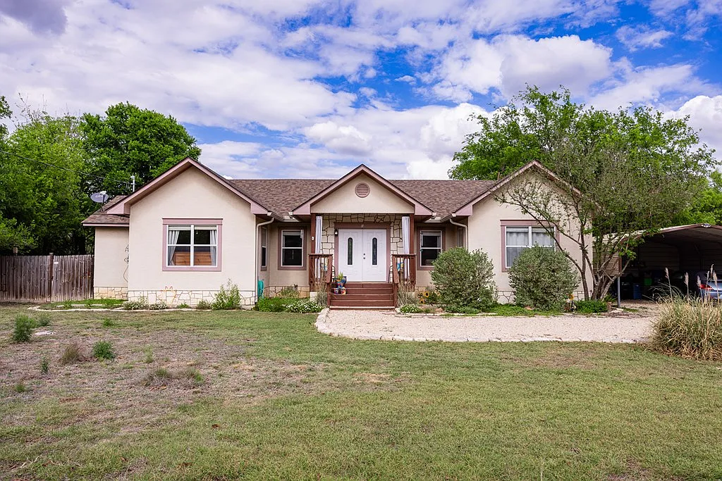3 bed, 2.0 bath, 1584 sqft, $2,150 — Photo 3