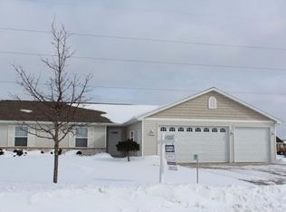 N1826 Savannah Dr, Greenville, WI 54942