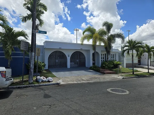 8 B #2-11, Carolina, PR 00979
