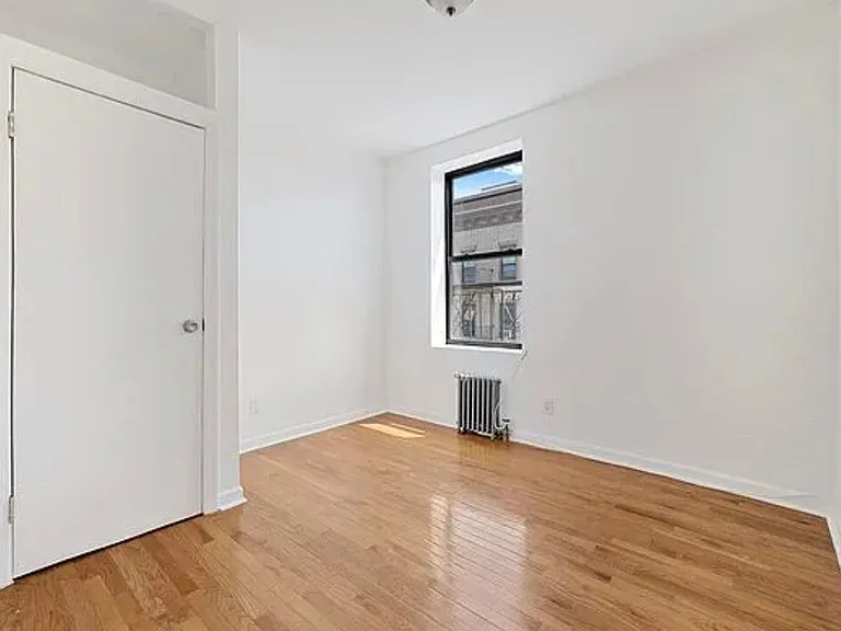 2475 Hughes Ave #2 — Photo 10